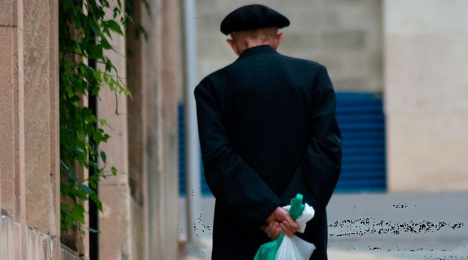 Sacerdote_FlickrFrOrtegaCC_BY_NC_ND_20_210717.gif ?? 