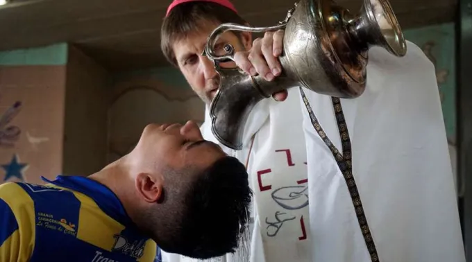 SacramentosAReclusosEnCarcelDeArgentina_MarianaSeminoObispadoSanIsidro_061217.jpg ?? 