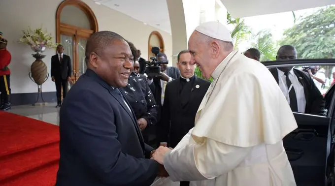 Saludo-Papa-Presidente-Mozambique-Vatican-Media-05092019.jpeg ?? 