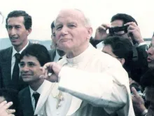 São João Paulo II no Seminário Maior de Medellín (Colômbia) ,em 1986.