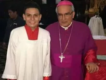 Sándor Dolmus com o Bispo de León, Dom César Bosco Vivas Robelo 