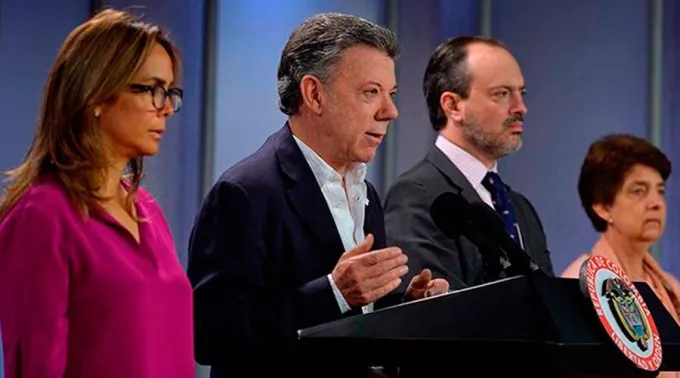 SantosParody_twitter_11082016.jpg ?? 