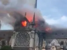 Catedral de Notre Dame em chamas neste 15 de abril de 2019. Crédito: Michael Norwich