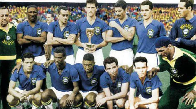 Selecao_Brasileira_1958_Uniforme_Azul_-_FotoTwitter.jpg ?? 