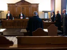 Julgamento no Vaticano.