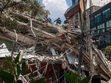 Edifício destruído na Cidade do México depois do terremoto de 19 de setembro.