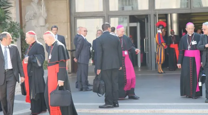 Synod_-_Bishops_Coming_Out_Waiting_1.jpg ?? 