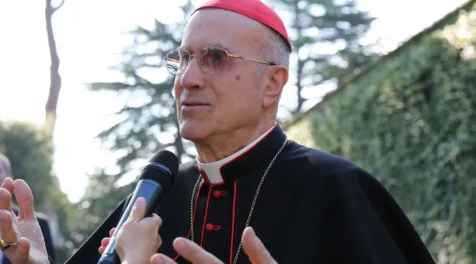 TarcisioBertone_LaurenCater_ACIPrensa.jpg ?? 