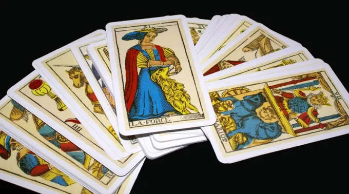 Tarot_DominioPublico_FreeImages_300315.jpg ?? 