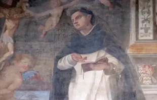 Santo Tomás de Aquino, em detalhe da fachada da igreja de Santa Maria Novella, em Florença, Itália