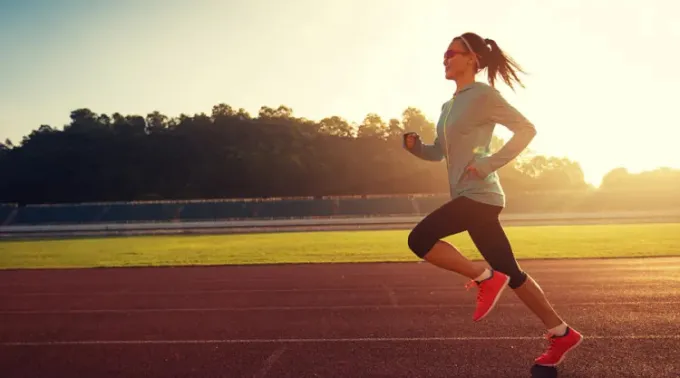 Track_girls_shutterstock_lzf.jpg ?? 