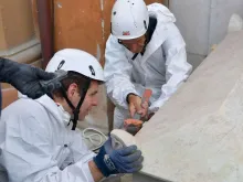 Abertura dos túmulos das princesas alemãs no Cemitério Teutônico.