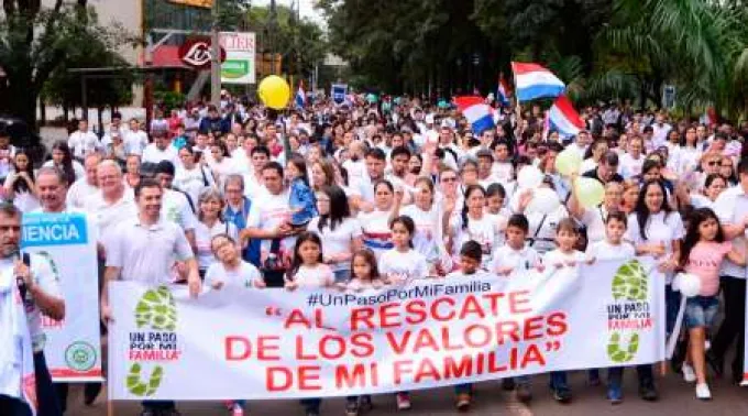 UnPasoPorMiFamilia-MunicipalidadCiudadDelEste-28042019.jpg ?? 