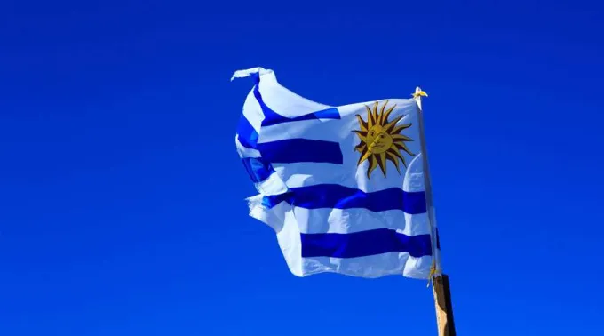 Uruguay-bandera_Flickr-Renzo-Olivieri-CCBY-NC-ND2.0_140219.jpg ?? 
