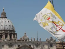 A bandeira do Vaticano.