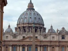 Fachada da Basílica de São Pedro do Vaticano.