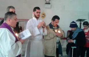 Via Sacra com a relíquia da Vera Cruz em Aleppo (Síria) 