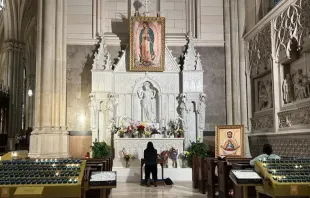 Capela dedicada a Nossa Senhora de Guadalupe na Catedral de São Patrício, em Nova York.
