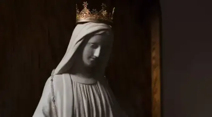 Virgen-Maria-Josh-Applegate-260122.webp ?? 