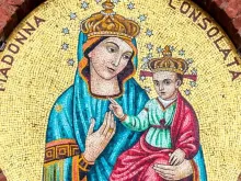 Mosaico de Nossa Senhora da Consolata.
