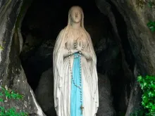 Virgem de Lourdes.