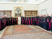 Papa com os bispos do Chile durante a sua visita Ad Limina em fevereiro de 2017.