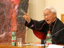 Cardeal Joseph Zen fala em universidade de Roma (18 de nov. de 2014