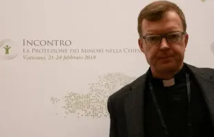 Pe. Hans Zollner durante o Encontro sobre a Proteção de Menores.