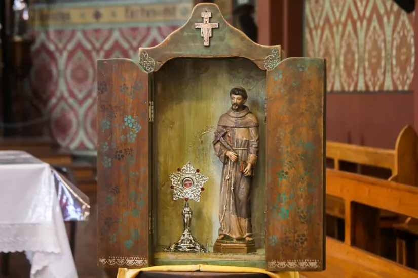 Paróquia em Curitiba recebe imagem e Relíquia de São Francisco de Assis
