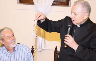 Artista Koki Ruiz e o Núncio Apostólico no Paraguai, Dom Ariotti 