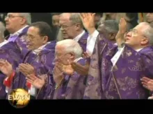 Alguns cardeais durante a Missa de Quarta-feira de Cinza hoje em São Pedro (imagem cortesia EWTN)