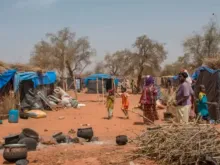 Acampamento para cristãos deslocados pelo terrorismo islâmico em Burkina Faso