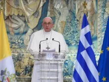 Papa Francisco discursa a autoridades civis da Grécia