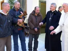 O Papa e os três indigentes