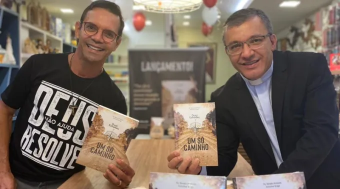 livroPeRenatoeAstromar_Divulgacao.jpg ?? 