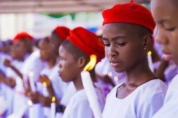 nigeria-girls-in-church_1.jpg