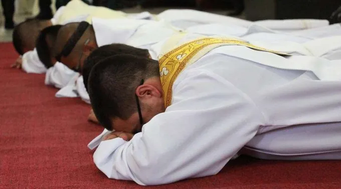 ordenacion_sacerdotal_coreadelsur2019.jpg ?? 