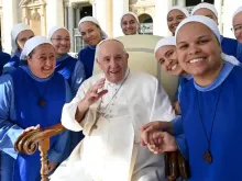 Papa Francisco com religiosas