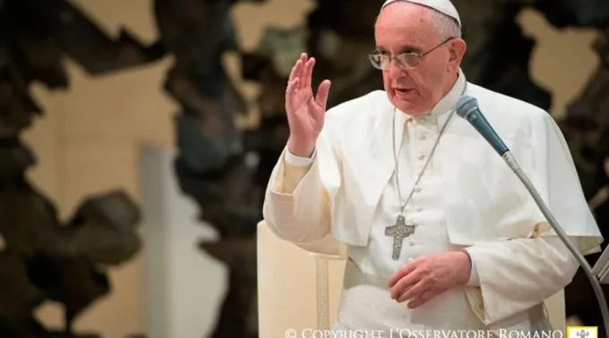 papacondenamasacrekenia2015.jpg ?? 