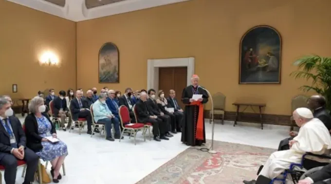 papaeducador2622.webp ?? 