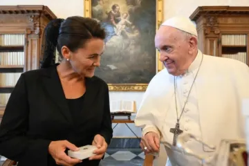 papafrancisco-katalin-novak-25082023-vaticanmedia.jpg