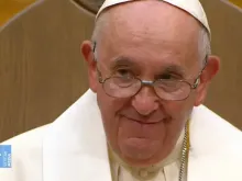 O papa prega durante as vésperas no Canadá
