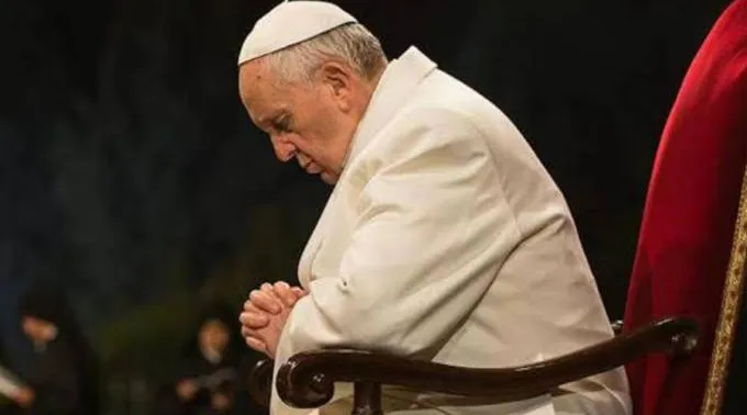 popepraysforfrance2016.jpg ?? 