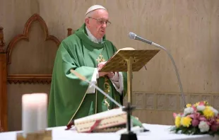 Papa Francisco celebrando Missa.