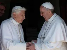 Bento XVI e o Papa Francisco 