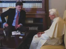  Papa Bento XVI junto ao Peter Seewald