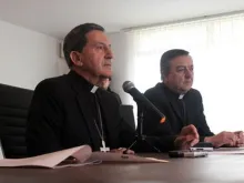 Cardeal Rubén Salazar na roda de imprensa