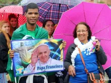 Habitantes da favela Varginha, durante a visita do Papa Francisco.