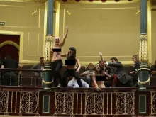 Ativistas do Femen invadem Plenário do Congresso da Espanha.
