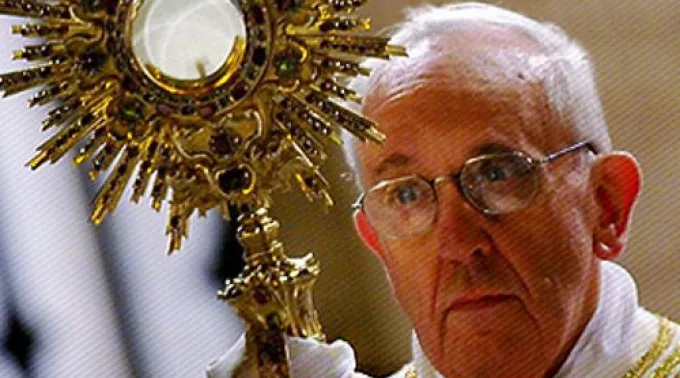 ppfranciscoeucaristia02052013.jpg ?? 